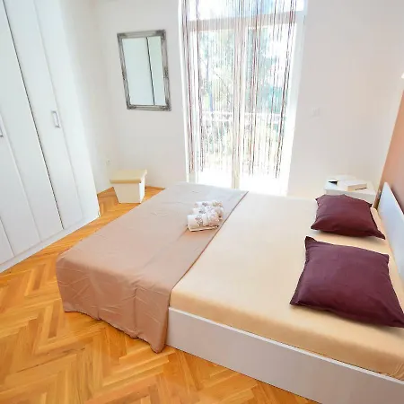 Apartment Naomi Brodarica (Sibenik-Knin)